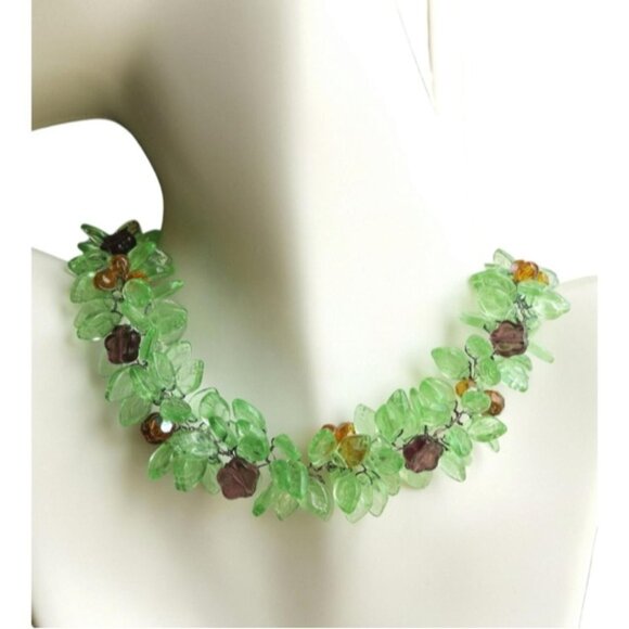Vintage Mid Century Czech handmade glass bead flower and Green leaves necklace - Picture 1 of 7